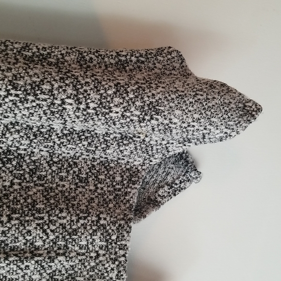 Sweetly Wonderful knit top. - Picture 5 of 7